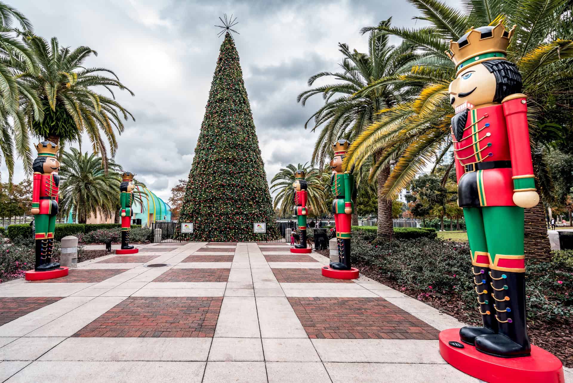 lake eola park tree lighting celebration