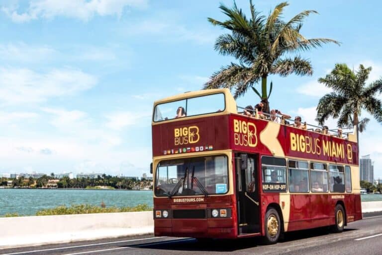 Bus à arrêts multiples