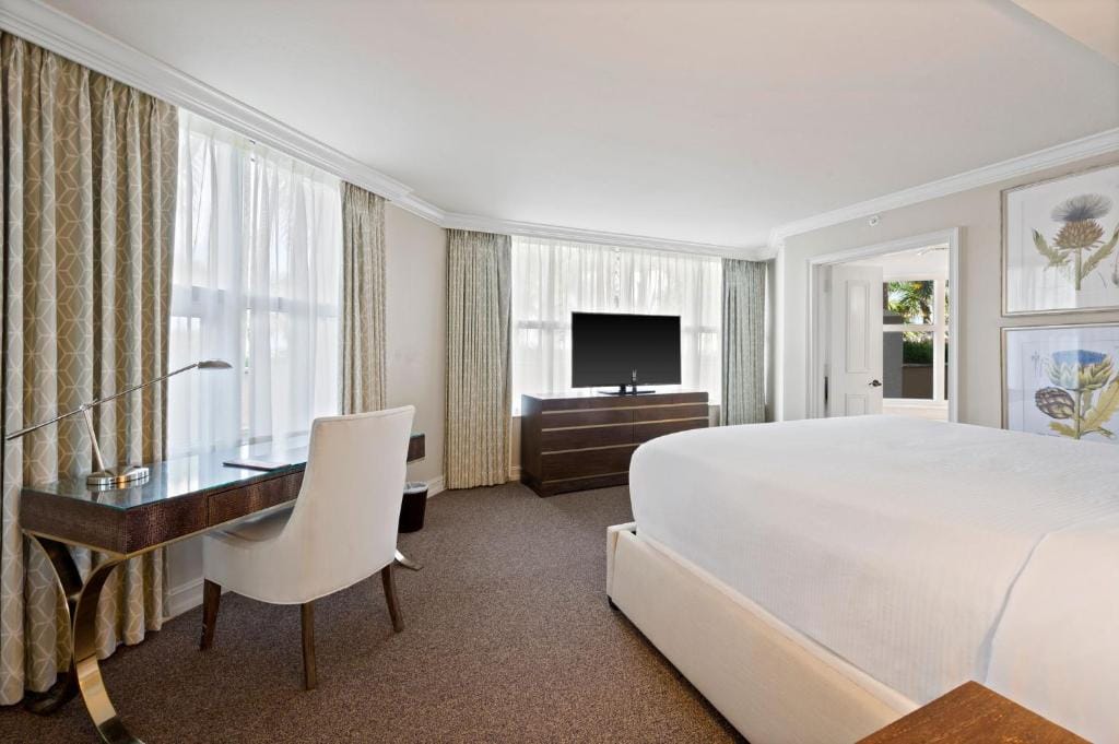 marco beach ocean suites salon