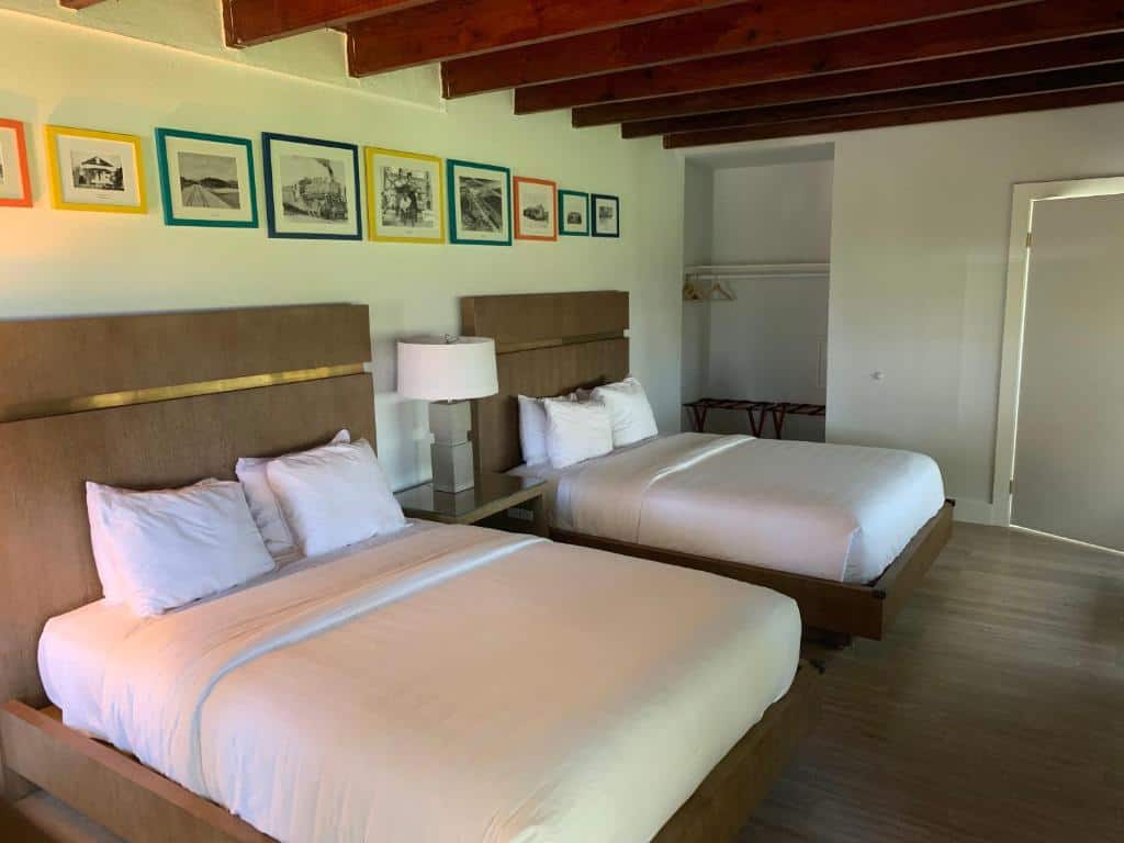 sunset inn islamorada lit