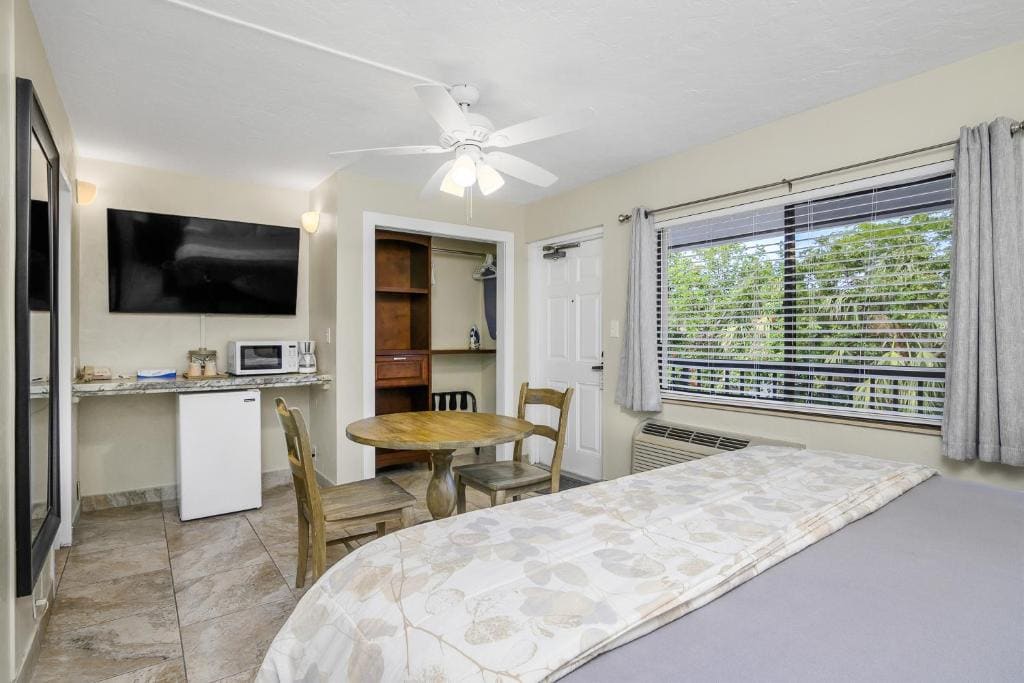 the fairways inn of naples salon