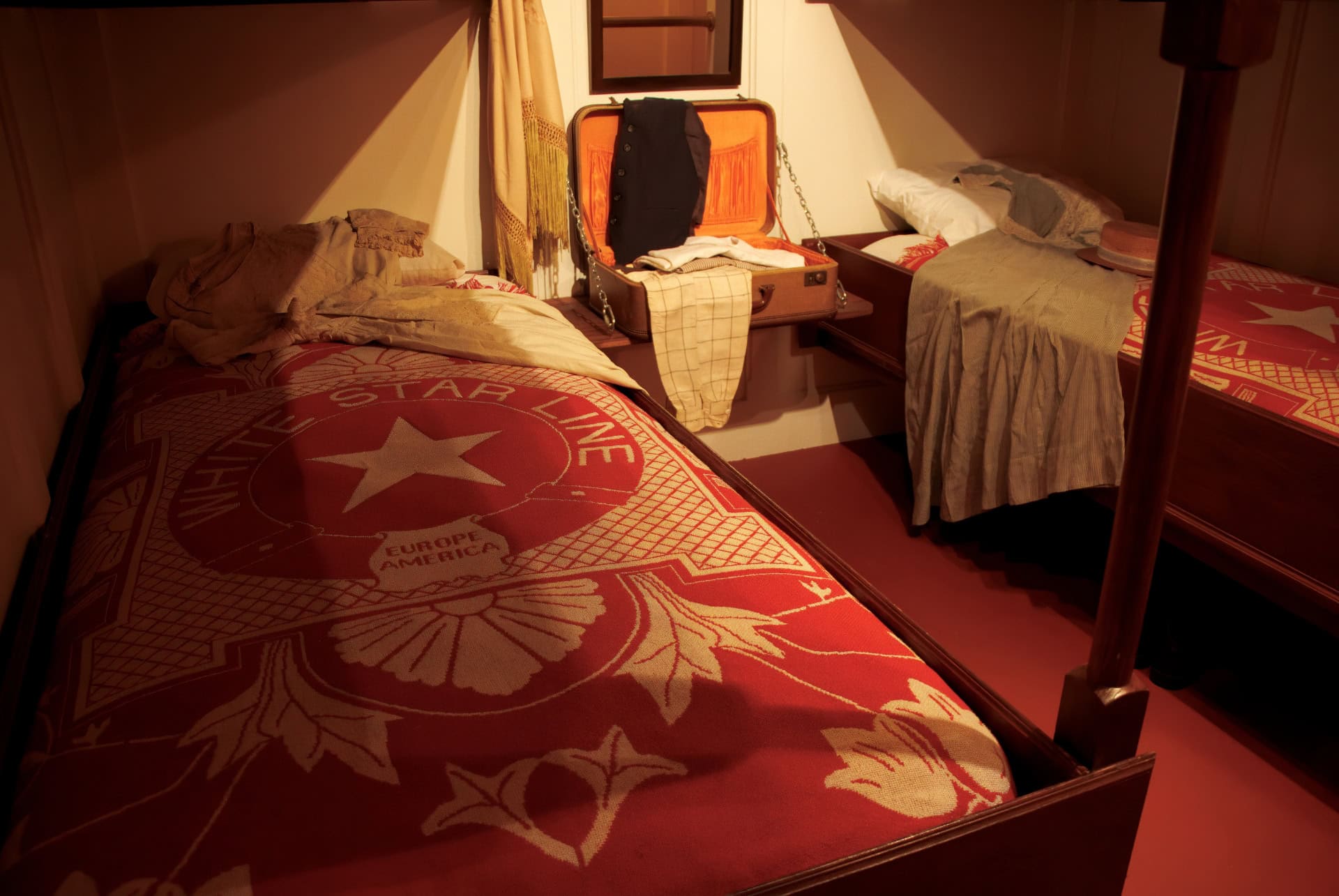 titanic - the artifact exhibition cabines titanic - the artifact exhibition cabines